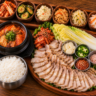 Bossam and Kimchi Stew Combo (보쌈김치찌개 콤보)
