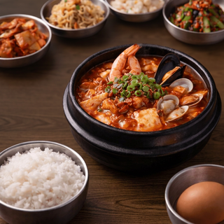 Seafood Soft Tofu Lunch Set (해물 순두부 한상)